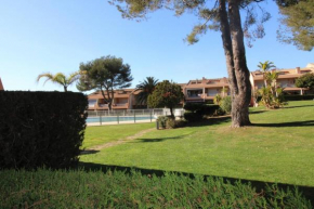 EDENCAU Appartement pour 4 personnes climatisé proche de la mer avec piscine commune au Pradet